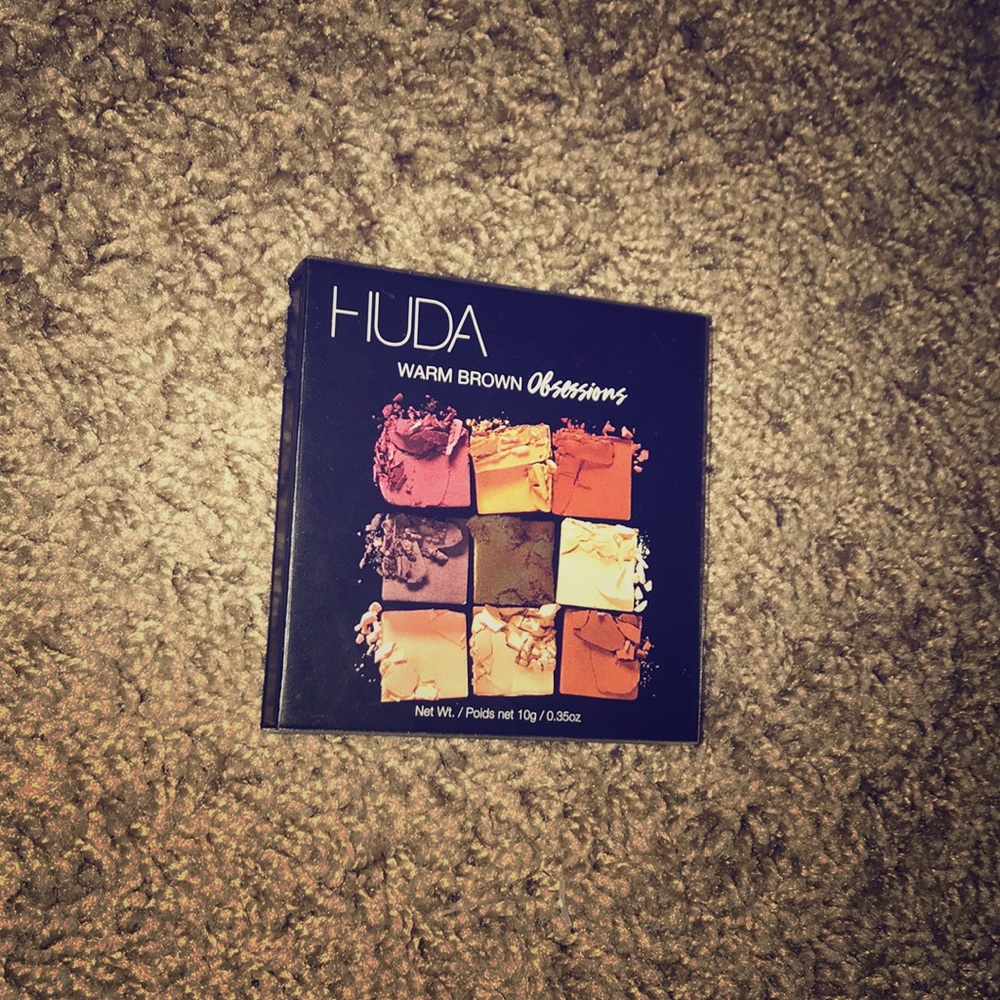 HUDABEAUTY Obsessions Palette